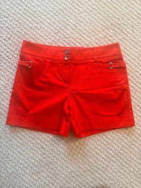 WHITE HOUSE BLACK MARKET  Red Mid-Rise Cotton Shorts SIZE: 4